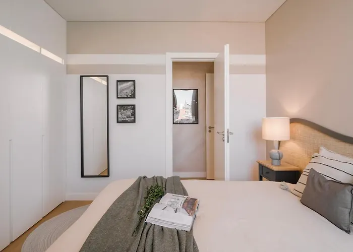 Anzio - 2 Bedrooms And Pool In Avenidas Novas 아파트 리스본
