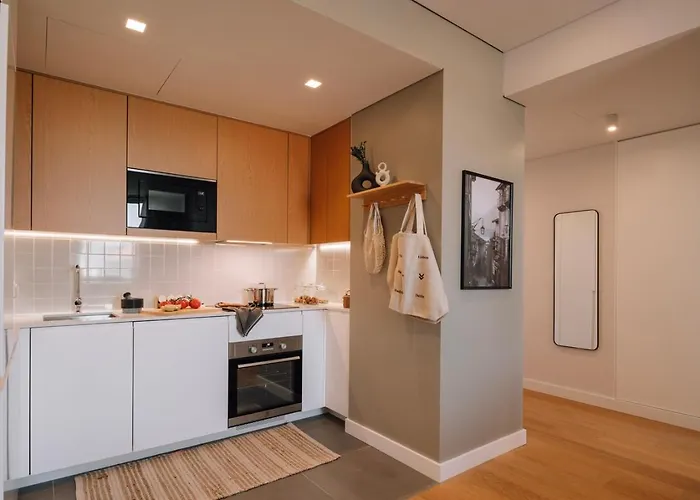 Anzio - 2 Bedrooms And Pool In Avenidas Novas דירה